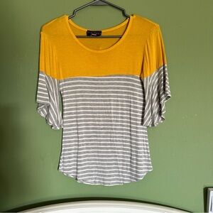 Small women’s/Juniors yellow striped ruffle sleeve top.